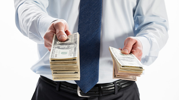 Invoice Factoring vs. Bank Loans: 6 Reasons to Choose Factoring for Your Business